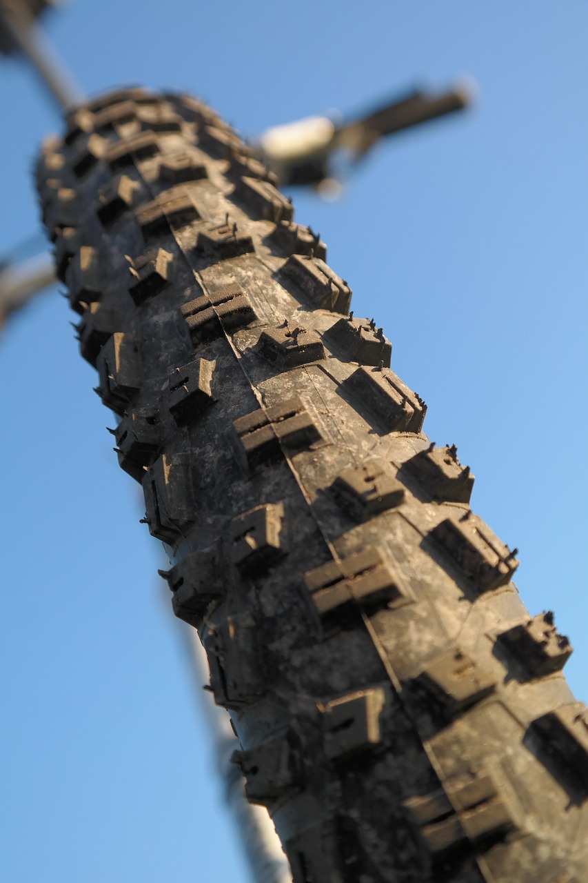 bicycle tires, tire, stollen-236930.jpg